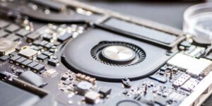 تعویض برد داخلی لپ تاپ سامسونگ